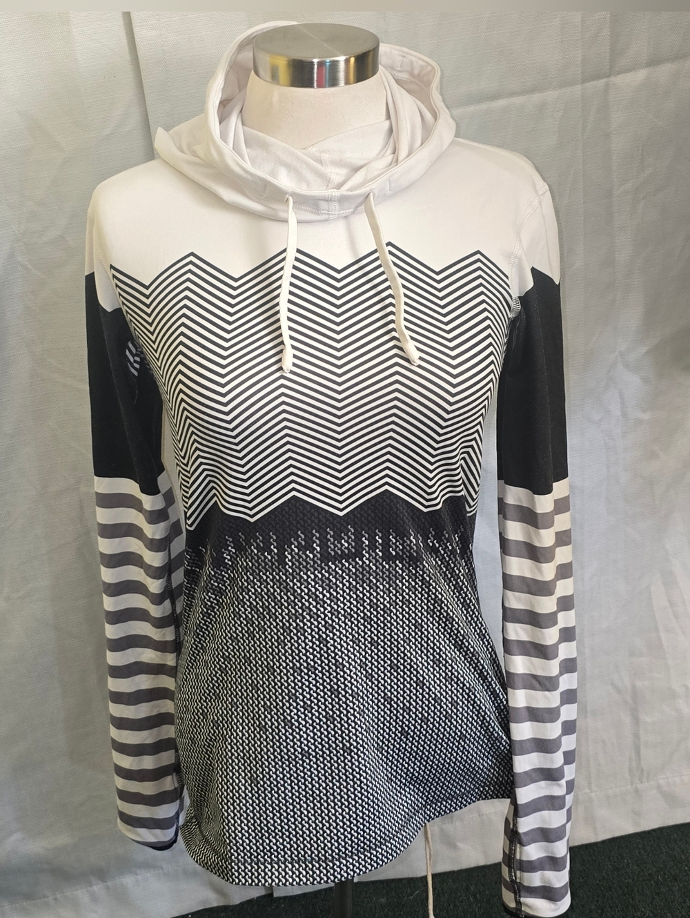 Nike Monochrome Chevron & Stripe Hooded Long Sleeve Top